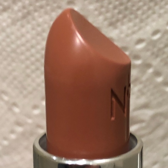 *** LAST ONE *** New Boots No7 Moisture Drench Lipstick Carmel Silk 680 - Picture 4 of 6